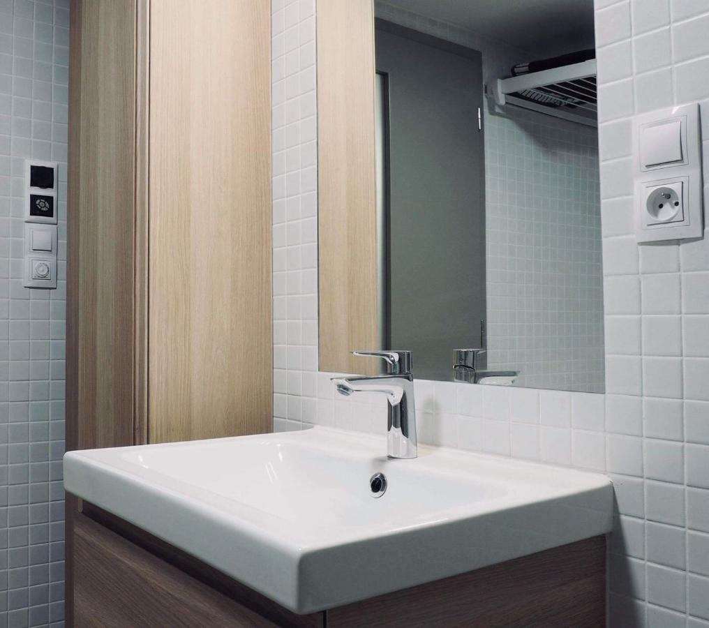 Ap10 - Apartments 4U Brezinova "Overnight Simply" Hradec Králové エクステリア 写真