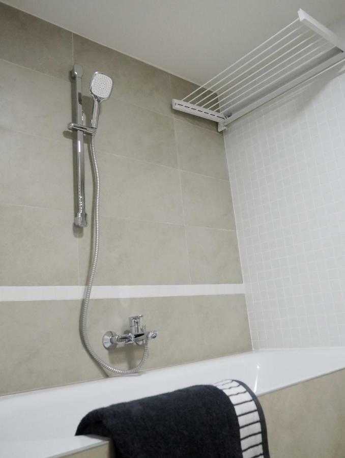 Ap10 - Apartments 4U Brezinova "Overnight Simply" Hradec Králové エクステリア 写真