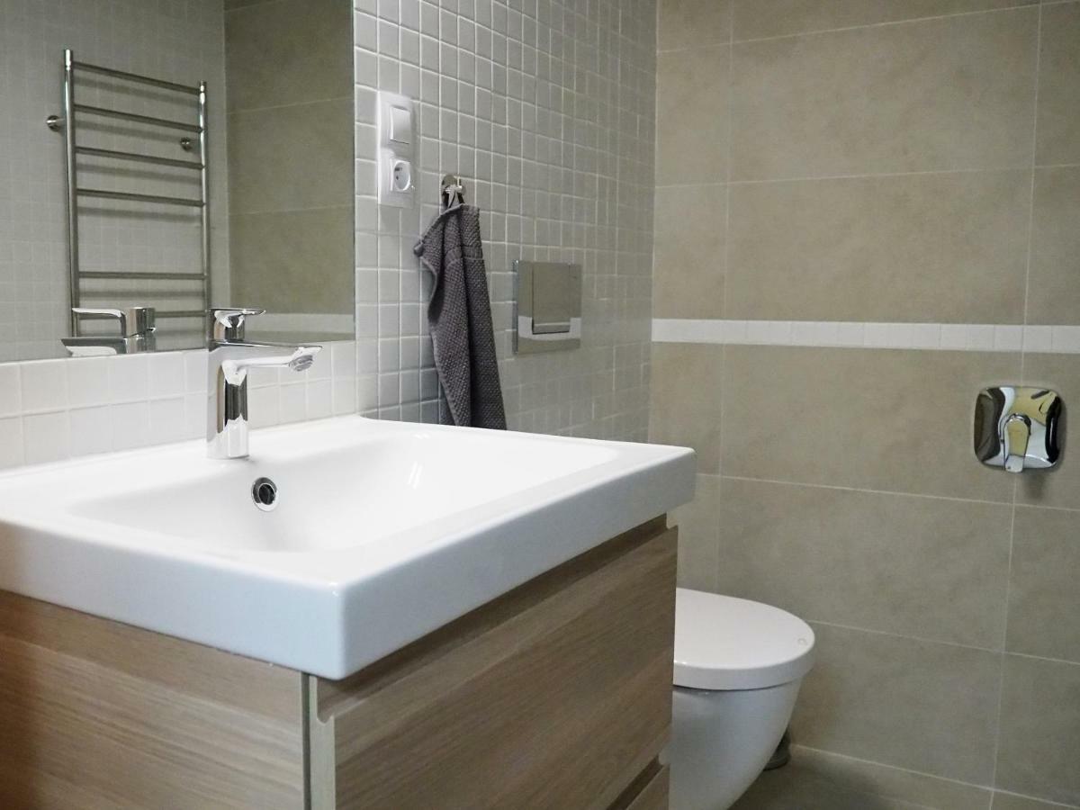 Ap10 - Apartments 4U Brezinova "Overnight Simply" Hradec Králové エクステリア 写真